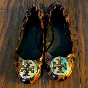 Tory Burch- patent leather flats- size 8